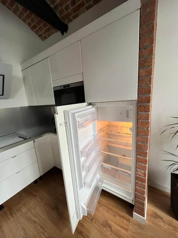 Loft Apartment By Letrent Жирардов Екстериор снимка